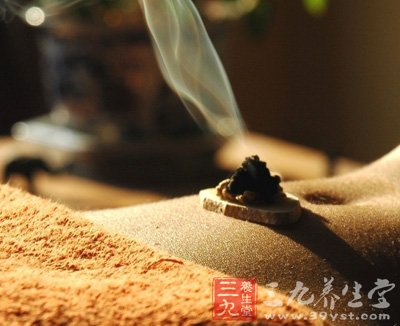 點(diǎn)擊將在新窗口查看全圖 中醫(yī)養(yǎng)生 巧用艾灸治療手腳出汗